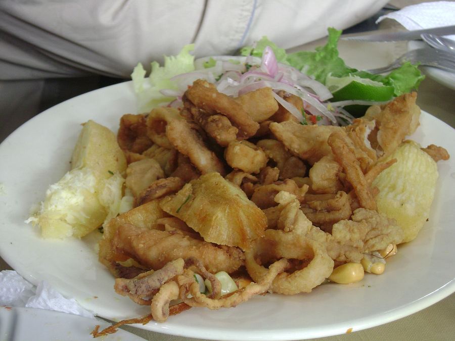Chicharrón con arepa o tostón