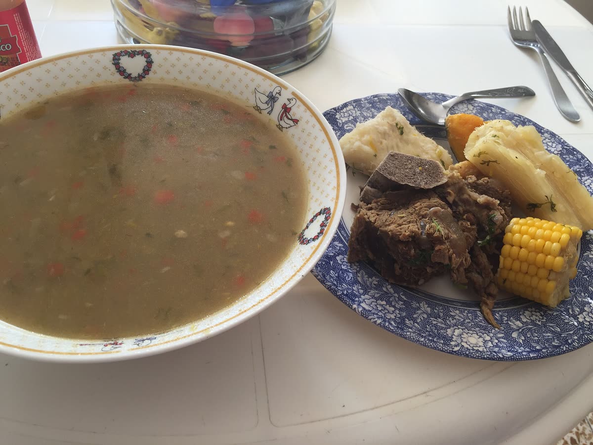 Sancocho colombiano